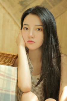 透明比基尼泳衣美女